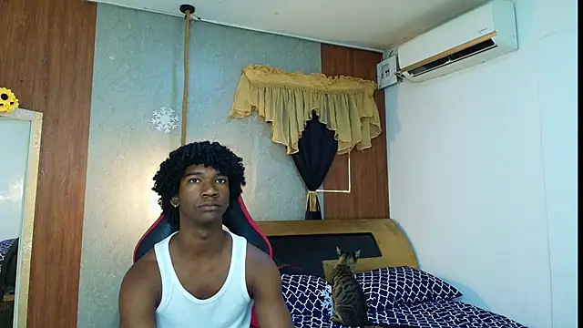 Snapshot of negga_cum chatting on February 24, 2026, 12:39 pm negga cum online show from February 24, 2026, 12:39 pm