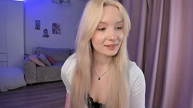 Tiffany Paw online show from February 12, 2026, 3:28 am