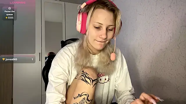 Snapshot of FoxySable chatting on November 27, 2025, 9:10 am FoxySable online show from November 27, 2025, 9:10 am