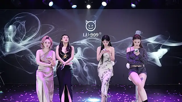 LU-909 online show from January 11, 2026, 1:23 am