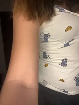 Sandrasnoww online show from December 3, 2025, 9:47 pm