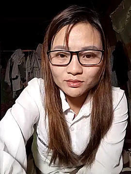 Lee-Thee online show from December 3, 2025, 1:43 pm