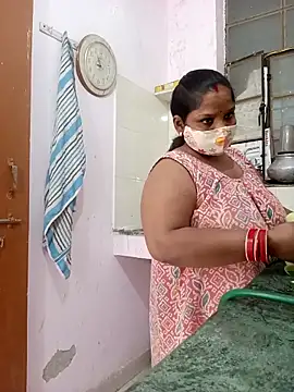 CUTE-LOVE-SWEETS online show from April 1, 2026, 3:20 pm