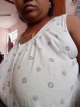CUTE-LOVE-SWEETS online show from June 11, 2026, 4:09 am