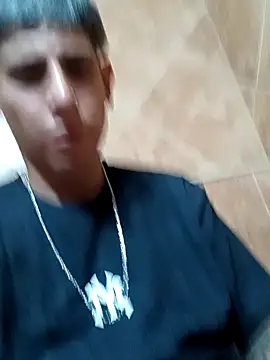 elpitoduro12Az online show from November 19, 2025, 4:07 pm