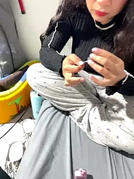 Snapshot of VioleeSaenz chatting on November 25, 2025, 5:30 am VioleeSaenz online show from November 25, 2025, 5:30 am