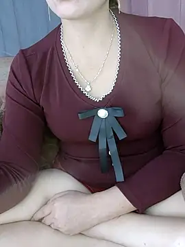 Lianlian68 online show from November 18, 2025, 1:25 pm