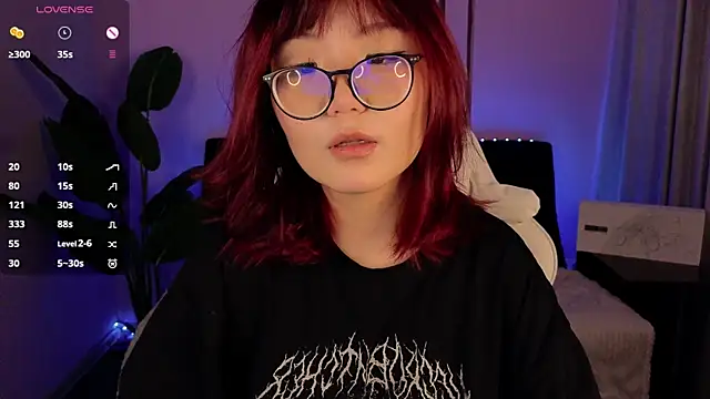 Erica Asti online show from November 22, 2025, 8:24 am