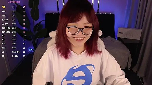 Erica Asti online show from November 24, 2025, 3:17 am