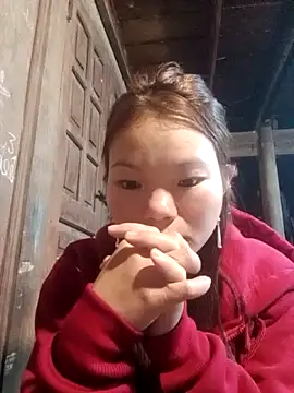 Snapshot of yu-zhen chatting on November 18, 2025, 10:24 pm yu-zhen online show from November 18, 2025, 10:24 pm