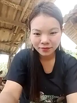 yu-zhen online show from December 2, 2025, 4:25 am