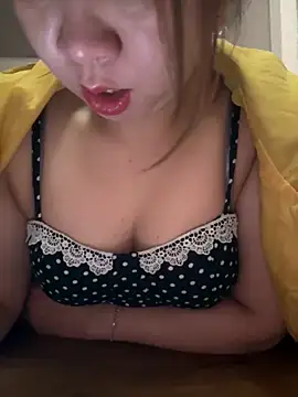 Snapshot of Hot-Today chatting on November 19, 2025, 12:43 am Hot-Today online show from November 19, 2025, 12:43 am