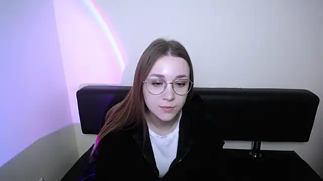 MillaTems  online show from November 18, 2025, 10:18 am