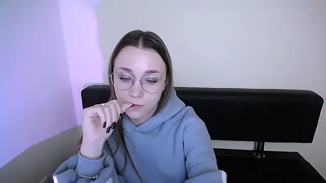 MillaTems  online show from November 20, 2025, 9:54 am