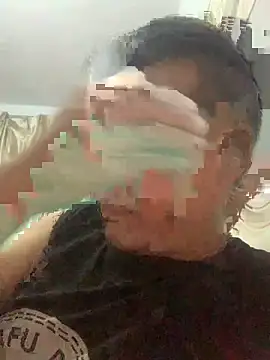 Snapshot of Mistliu chatting on November 30, 2025, 11:33 am Mistliu online show from November 30, 2025, 11:33 am