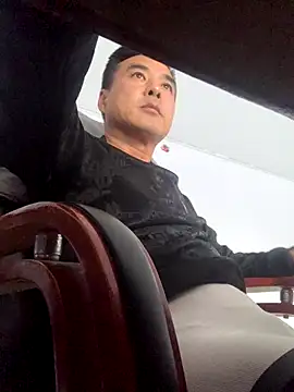 Snapshot of Mistliu chatting on November 25, 2025, 7:08 am Mistliu online show from November 25, 2025, 7:08 am