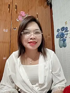 Snapshot of Cover-baa chatting on January 17, 2026, 8:34 pm Cover-baa online show from January 17, 2026, 8:34 pm