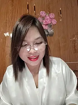 Snapshot of Cover-baa chatting on February 3, 2026, 11:15 am Cover-baa online show from February 3, 2026, 11:15 am