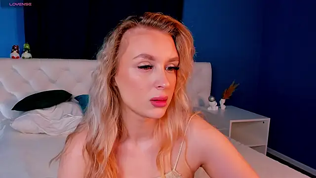 KiraRuiz online show from February 24, 2026, 1:06 am