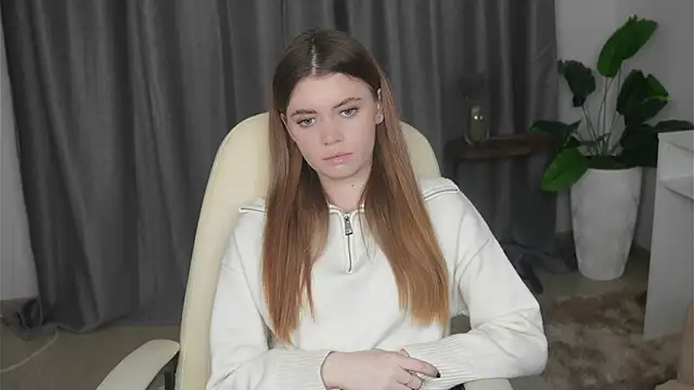 Snapshot of AngelesBenitz chatting on November 18, 2025, 2:20 pm AngelesBenitz online show from November 18, 2025, 2:20 pm