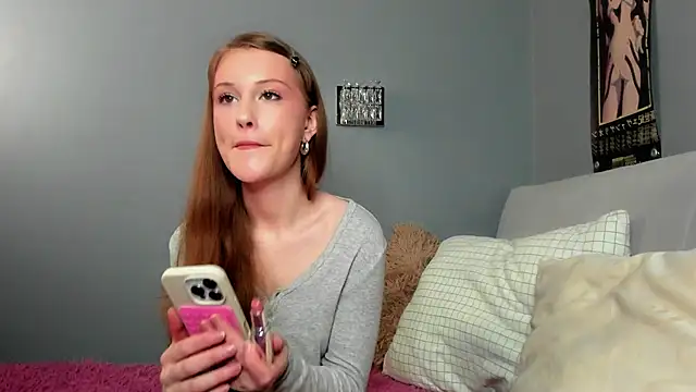 Snapshot of KarieBowery chatting on February 6, 2026, 8:05 pm KarieBowery online show from February 6, 2026, 8:05 pm