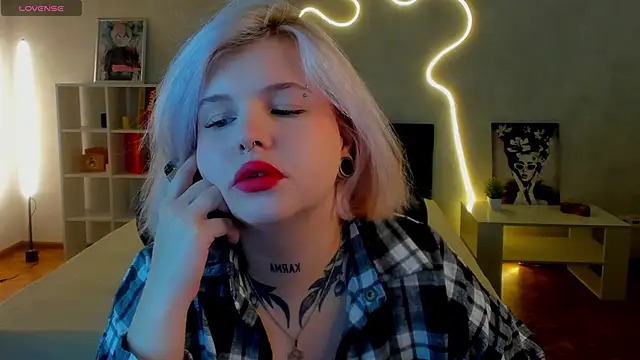 shadow  purrr online show from November 23, 2025, 1:26 am