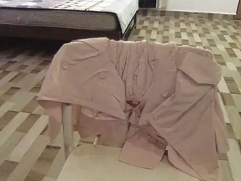 raveena hot online show from March 19, 2026, 1:44 pm