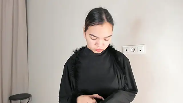 CoreenLuebbers online show from November 24, 2025, 7:52 am