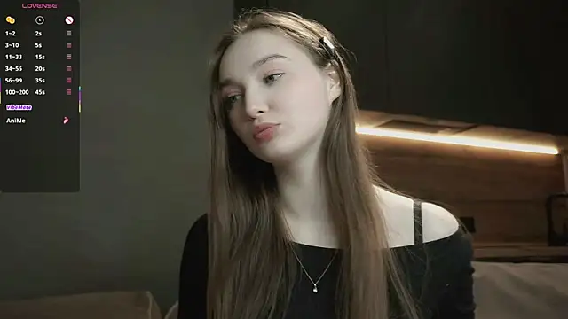 Snapshot of Eliravelvet chatting on November 28, 2025, 5:13 pm Eliravelvet online show from November 28, 2025, 5:13 pm