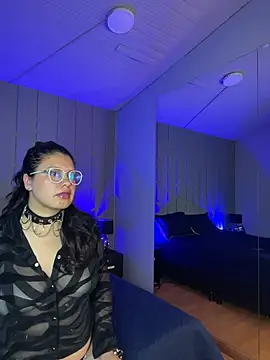  DanyDaniels  online show from November 26, 2025, 9:15 pm