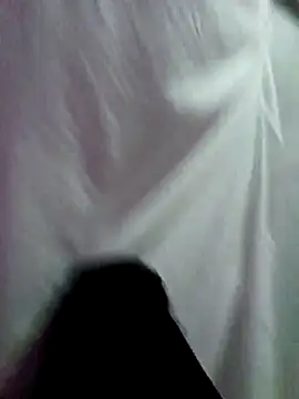 Chiplikk6009 online show from November 21, 2025, 8:24 am