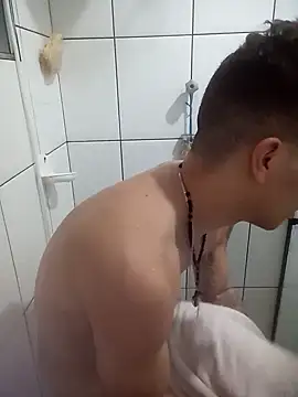 Snapshot of Martins2444 chatting on November 19, 2025, 8:14 am Martins2444 online show from November 19, 2025, 8:14 am