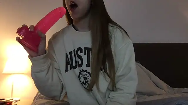 Snapshot of Martimartinaxx chatting on March 5, 2026, 6:15 pm Martimartinaxx online show from March 5, 2026, 6:15 pm