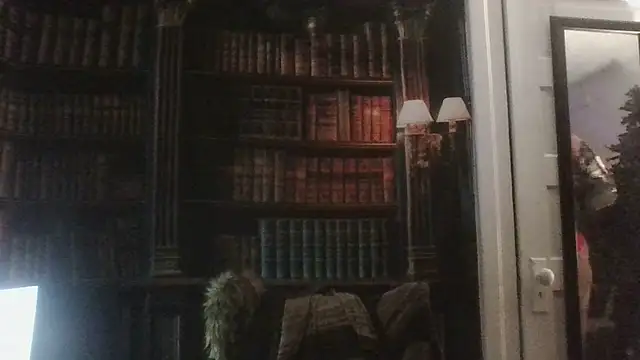 Snapshot of VenezuelaLuxeNoir chatting on January 15, 2026, 10:29 am VenezuelaLuxeNoir online show from January 15, 2026, 10:29 am