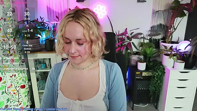 xzoeyryanx online show from February 20, 2026, 6:32 pm