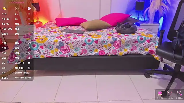 Alice Owenn online show from November 28, 2025, 5:07 am