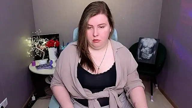 Valerry  online show from November 28, 2025, 1:11 pm