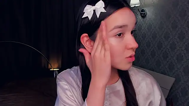 MeliaMelchiori online show from December 21, 2025, 9:15 pm