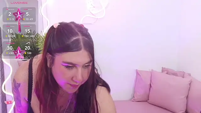 Snapshot of Ellaa_tay chatting on November 28, 2025, 3:07 am Ellaa tay online show from November 28, 2025, 3:07 am