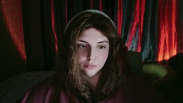 DaraSecret online show from November 23, 2025, 4:17 pm