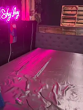 Shy-Ivy online show from December 14, 2025, 10:59 pm