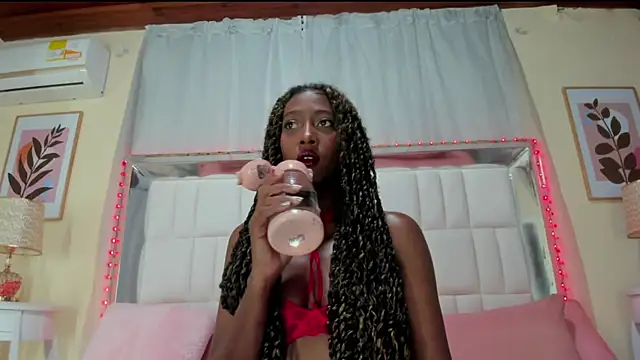 Snapshot of GhanimaWalter chatting on November 23, 2025, 1:32 pm GhanimaWalter online show from November 23, 2025, 1:32 pm