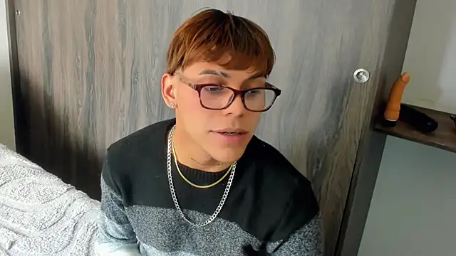 Snapshot of Jin_kougasaki chatting on November 18, 2025, 2:42 pm Jin kougasaki online show from November 18, 2025, 2:42 pm