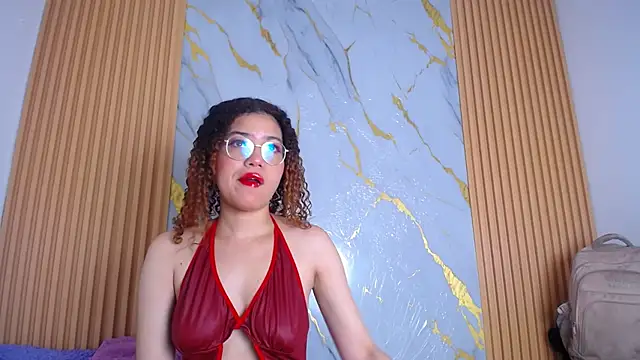 Snapshot of Annie_Chers chatting on November 24, 2025, 4:12 am Annie Chers online show from November 24, 2025, 4:12 am