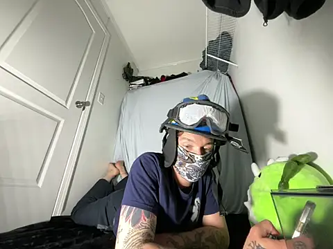 Jaxrouge online show from November 18, 2025, 6:17 am