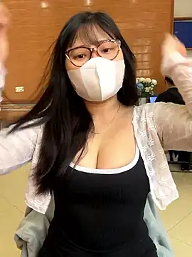 Snapshot of hide_from_colleagues chatting on January 10, 2026, 3:35 am hide from colleagues online show from January 10, 2026, 3:35 am