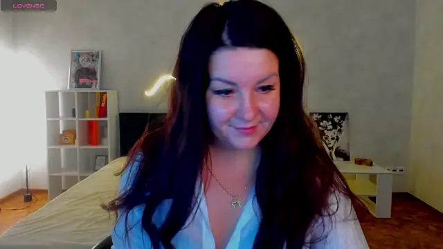 still  her online show from November 27, 2025, 1:06 am