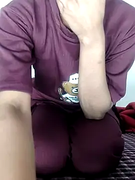 Snapshot of Charu076 chatting on November 26, 2025, 5:13 pm Charu076 online show from November 26, 2025, 5:13 pm