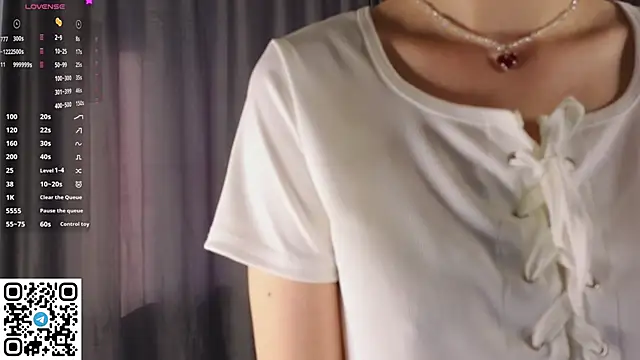 UmbraVelour online show from April 17, 2026, 1:03 pm