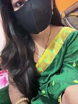 cutestpearl online show from February 10, 2026, 7:02 pm